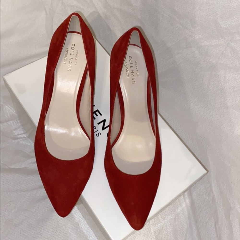 Cole han modern classic pump